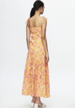 Ruffles - Vestido Informal - Printed Pink -Tienda barata Ulla Popken f313efd7e0384028981480d1bb6673c9