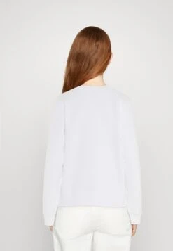 Guess 3D Patch - Sudadera - Pure White -Tienda barata Ulla Popken f38e76fe76b646ed90fb527abbc54be8