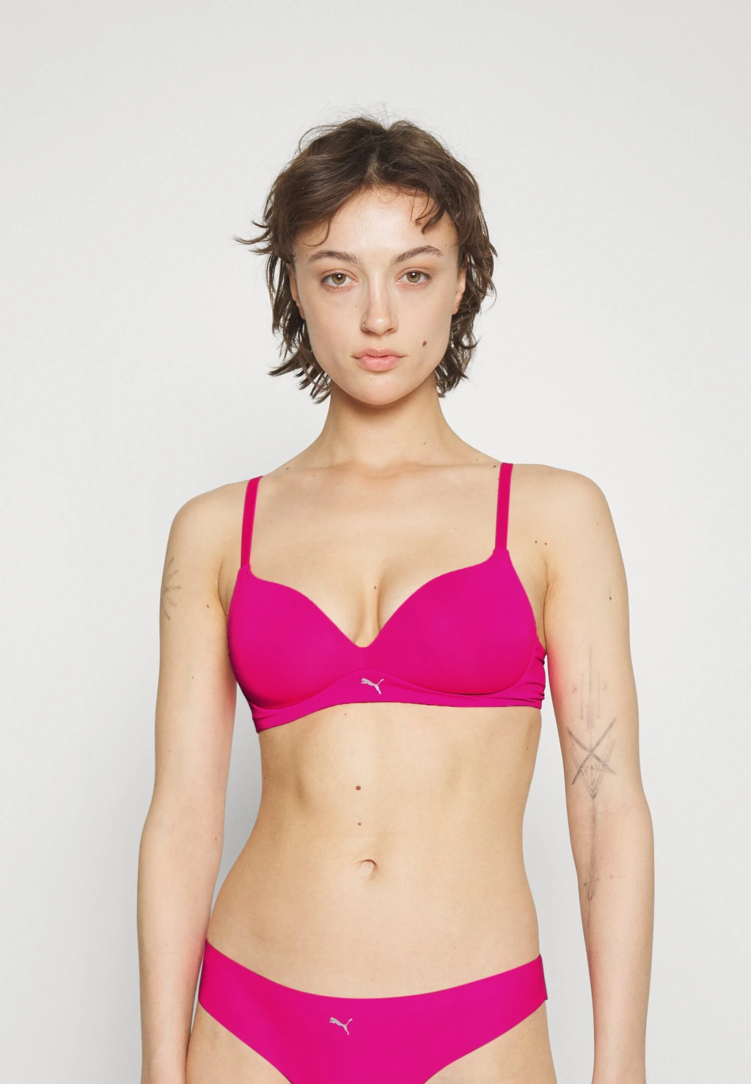 Puma Women Soft Padded Bra - Sujetador Básico - Neon Pink 3 Puma Women Soft Padded Bra - Sujetador Básico - Neon Pink