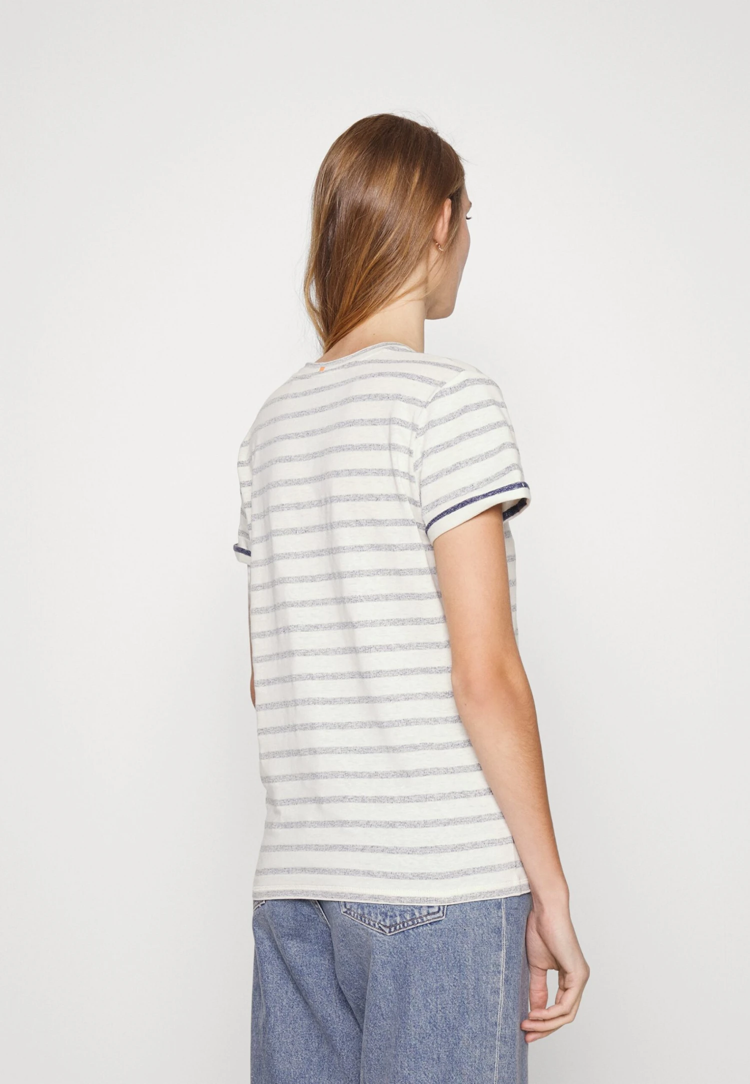 Boss Espring - Camiseta Estampada - Open Miscellaneous 5 Boss Espring - Camiseta Estampada - Open Miscellaneous - Imagen 3