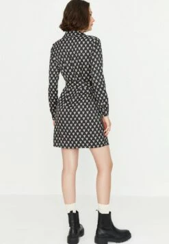 Trendyol Vestido Camisero - Black -Tienda barata Ulla Popken fe1e352a73ba47a6810915a85f42f322